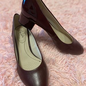 Women’s Life Stride Pump size 10